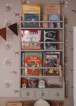 Biblioteczka z trzema szufladami na wymiar dla dzieci