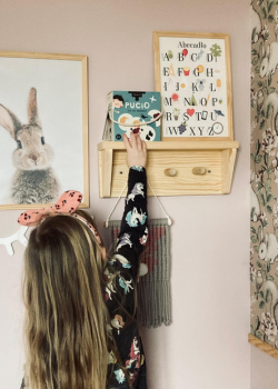 Półka z haczykami na ubrania na wymiar dla dzieci